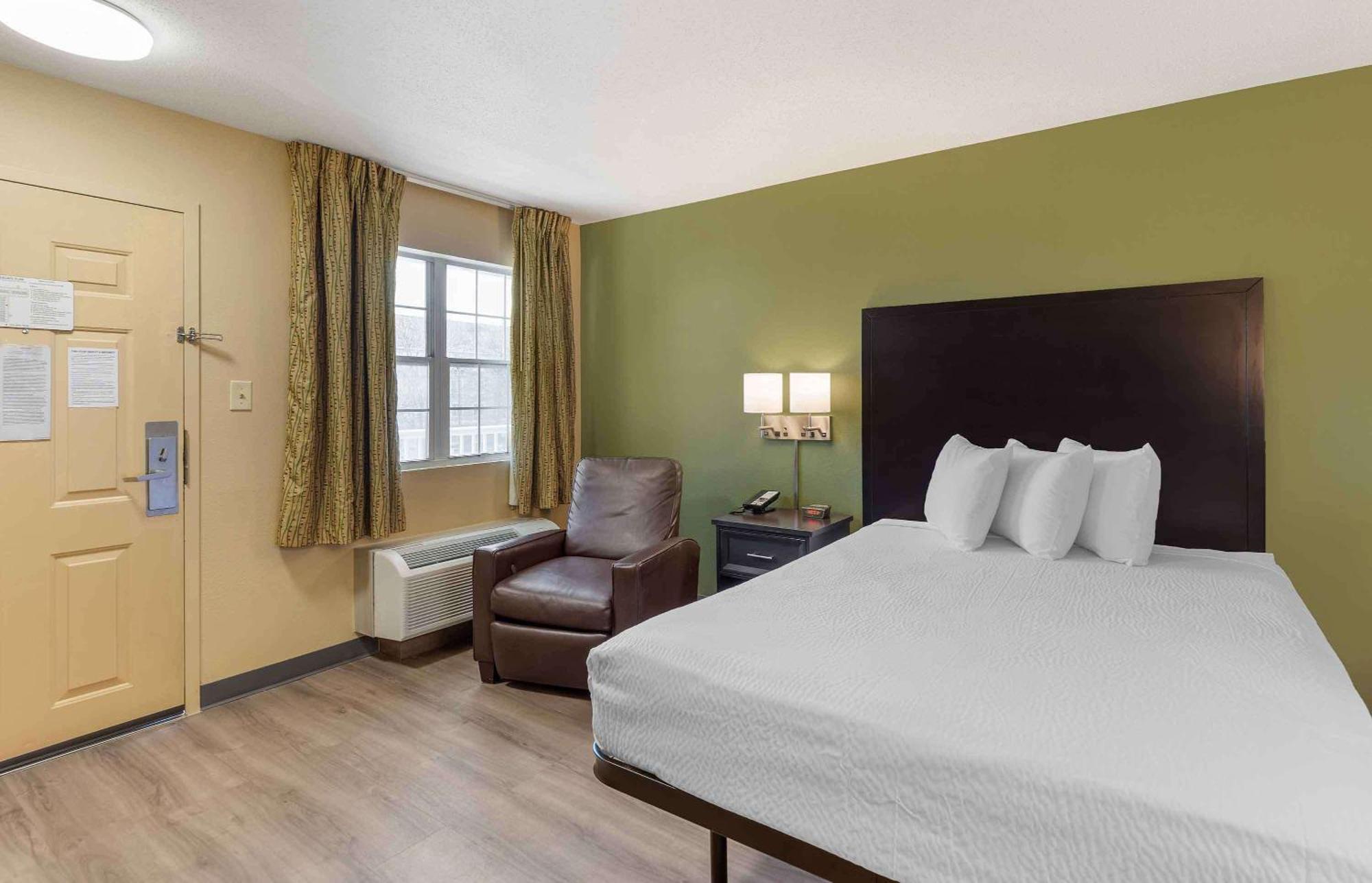 Extended Stay America Suites - St Louis - Westport - E Lackland Rd Maryland Heights Exterior foto